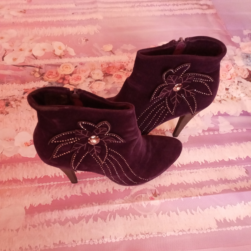 Bootie - Picture 3 of 4